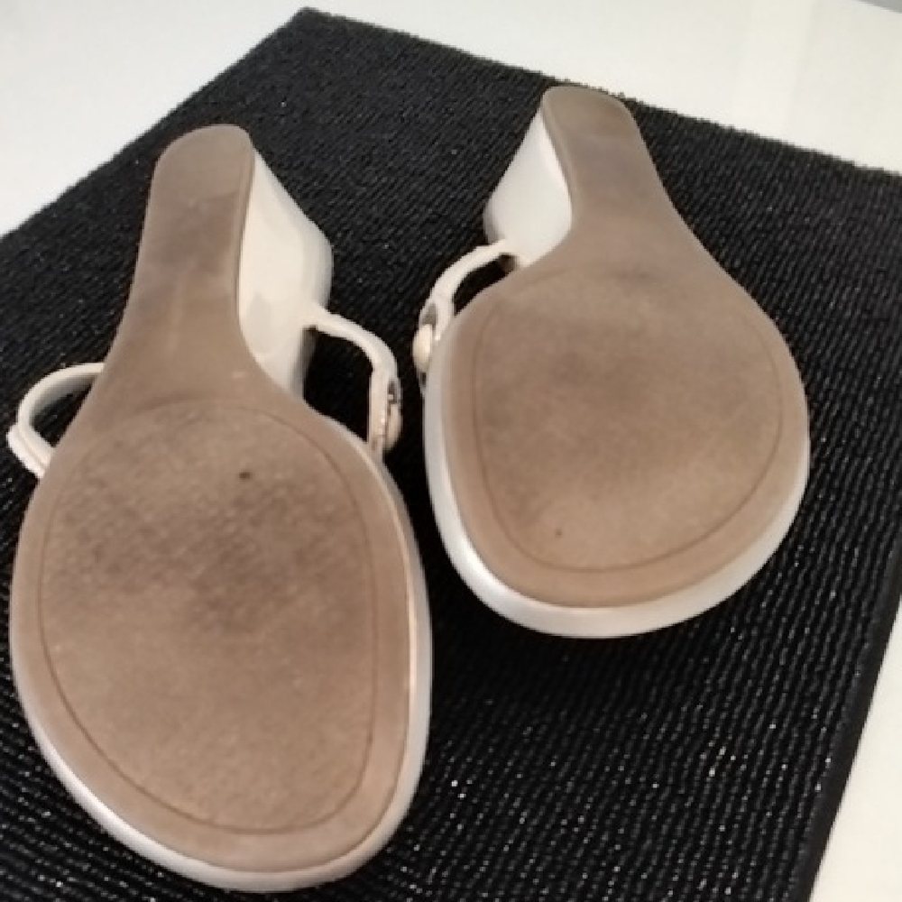Bandolino Women's Cream Embellished Sandals - Picture 6 of 10